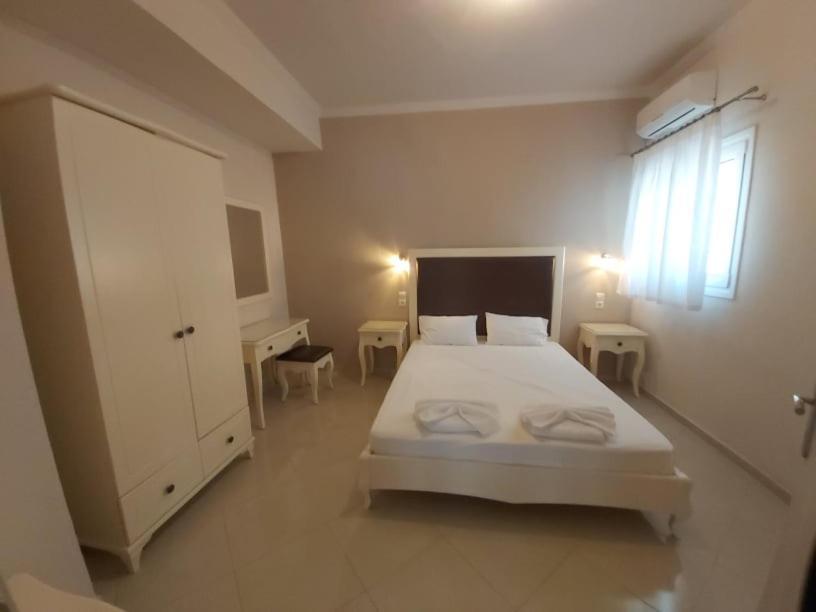 Konstantinos Apartments Ammoudia Exterior photo