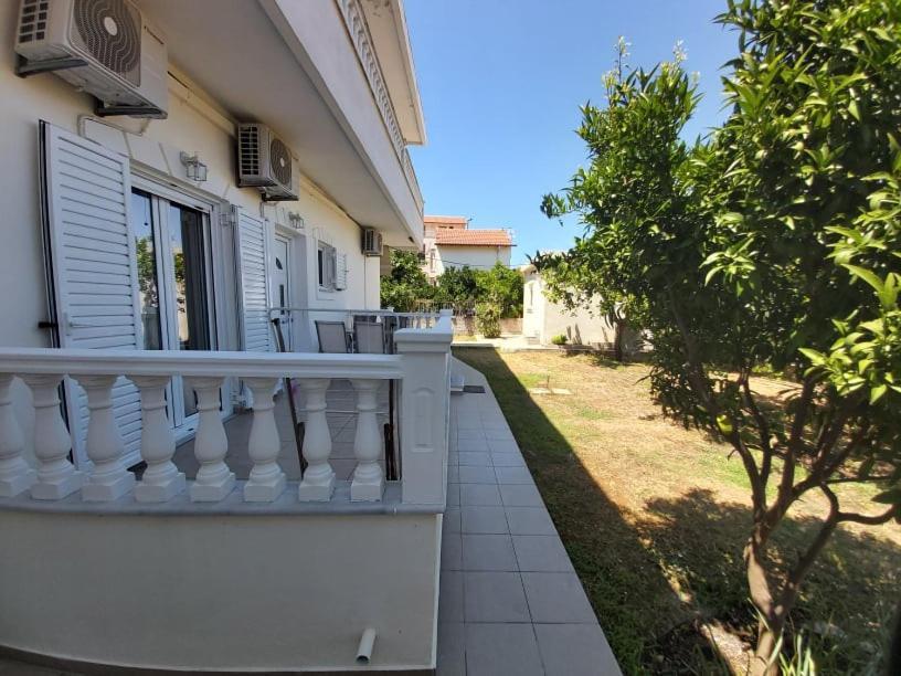 Konstantinos Apartments Ammoudia Exterior photo